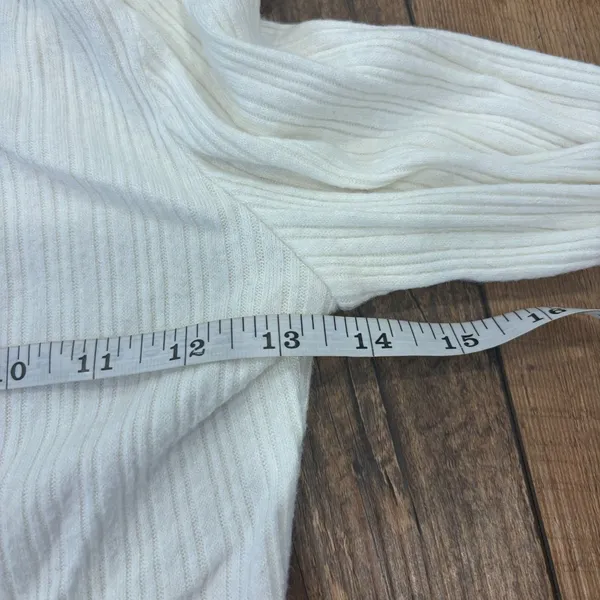 Hollister Ribbed Collared Long-Sleeve Top Cropped White Size S Minimalist - Image 6