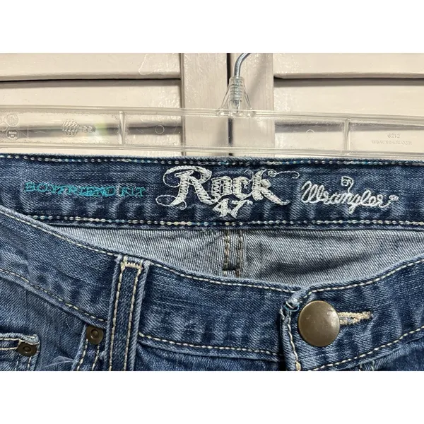Wrangler Rock 47 Med Wash Boyfriend Fit‎ Jeans Mid Rise Size 33x33 Distressed - Image 2