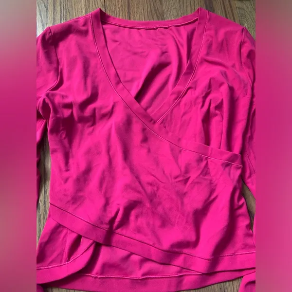 Athleta pink transcend wrap long sleeve medium - Image 2