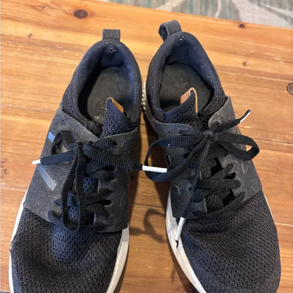 Black new balance sneakers - Image 6