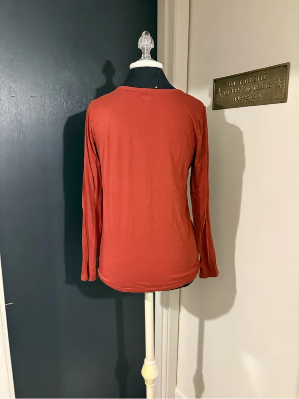 Loft 100% Cotton Rust Long-Sleeve V-Neck Henley Button Front Top 💜 - Image 3