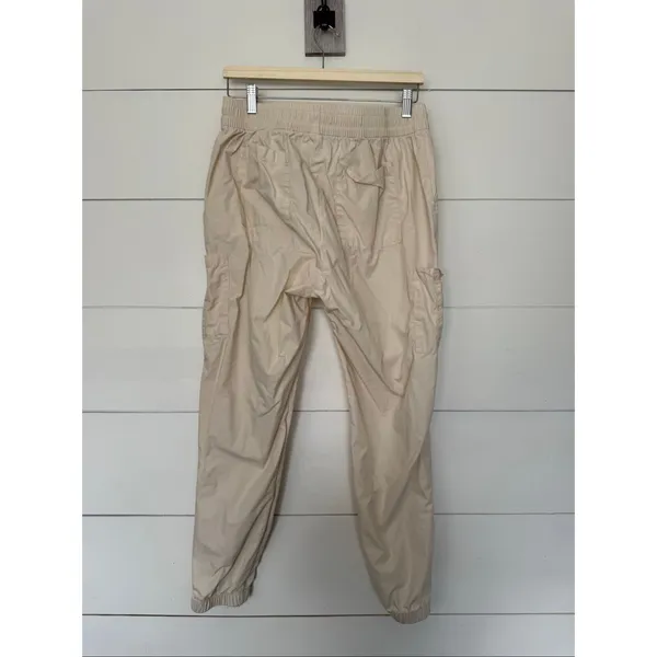 Old Navy Women’s Medium Tan Sand Cargo Chino Jogger Pants - Image 3