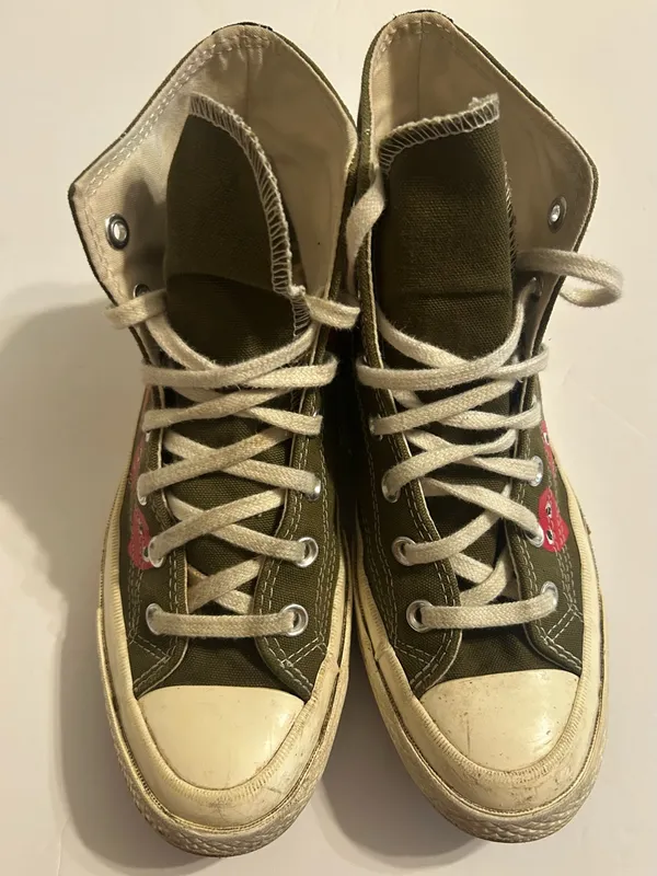 Chuck Taylor Converse  High-Top Sneakers with red Hearts - Image 4