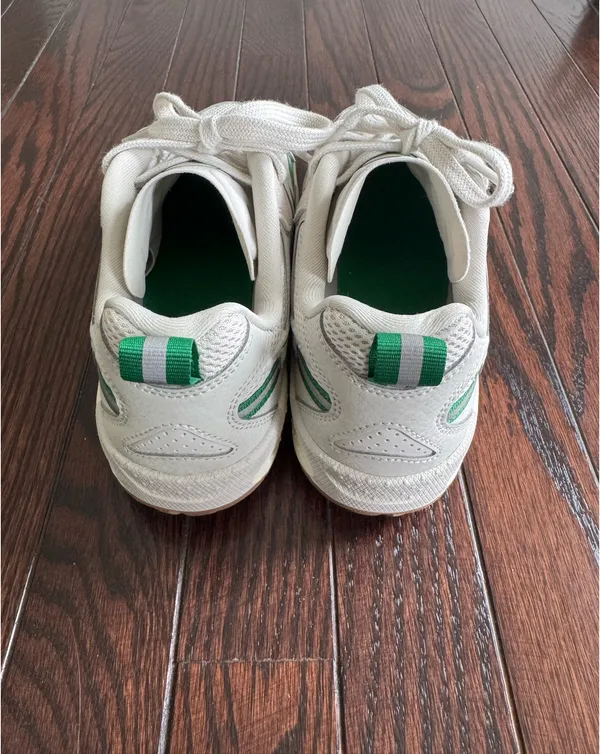 Nike Sneakers - Image 2