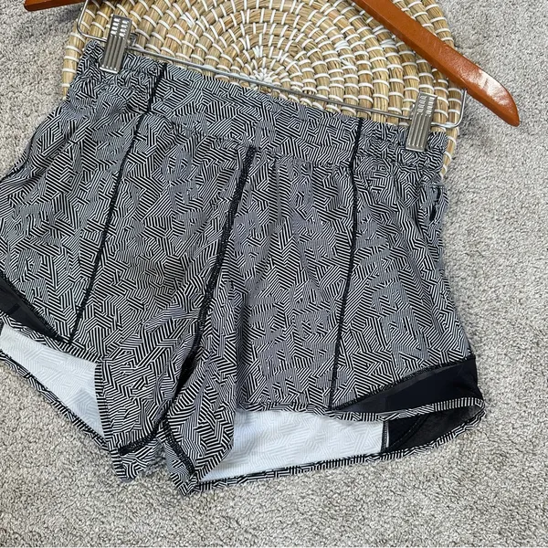 Lululemon Women’s Hotty Hot Shorts Pull On 4” Lined in Seawheeze Size 6 - Image 3