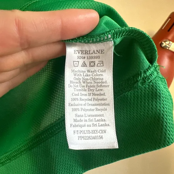 Everlane Boxy Crop Perform Tee - Image 8