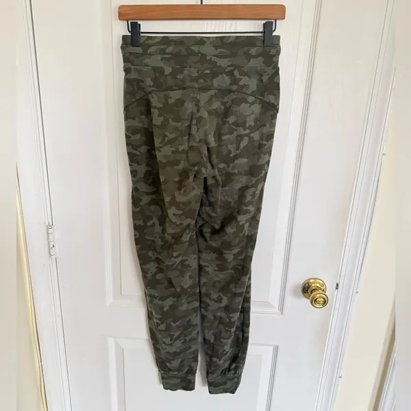Lululemon Ready to Rulu Jogger Heritage Camo Dark Olive Green Twill - Image 6