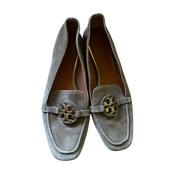 Tory Burch Suede Loafers Taupe Gold Logo Driving Moc Flats Size 8 - Image 3