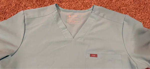 FIGS Men’s Chisec Scrub Top - Image 2