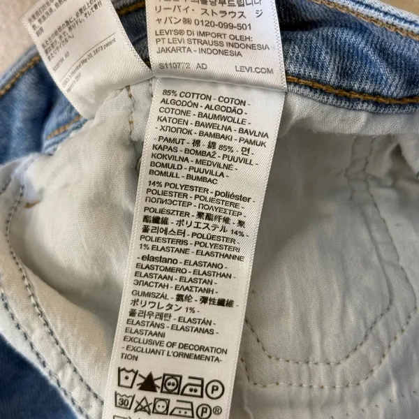 Levi's A-Line High Rise Denim Shorts Women 28 Light Wash Blue - Image 3