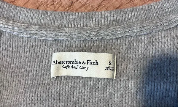 Abercrombie Grey Sweater V-Neck Small - Image 6
