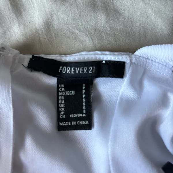 Forever 21 White Sleeveless Top - Image 5