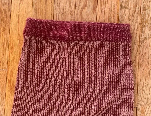maroon burgundy red two toned knit skirt - Image 2