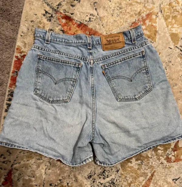 Vintage 1996 orange tab light wash Levi’s shorts - Image 2