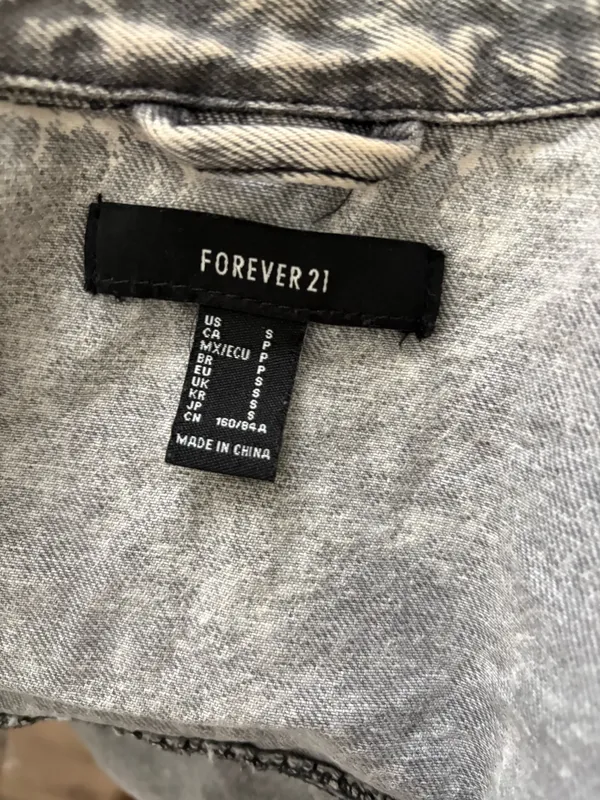 Forever 21 Cropped Acid Wash Denim Jacket - Image 3