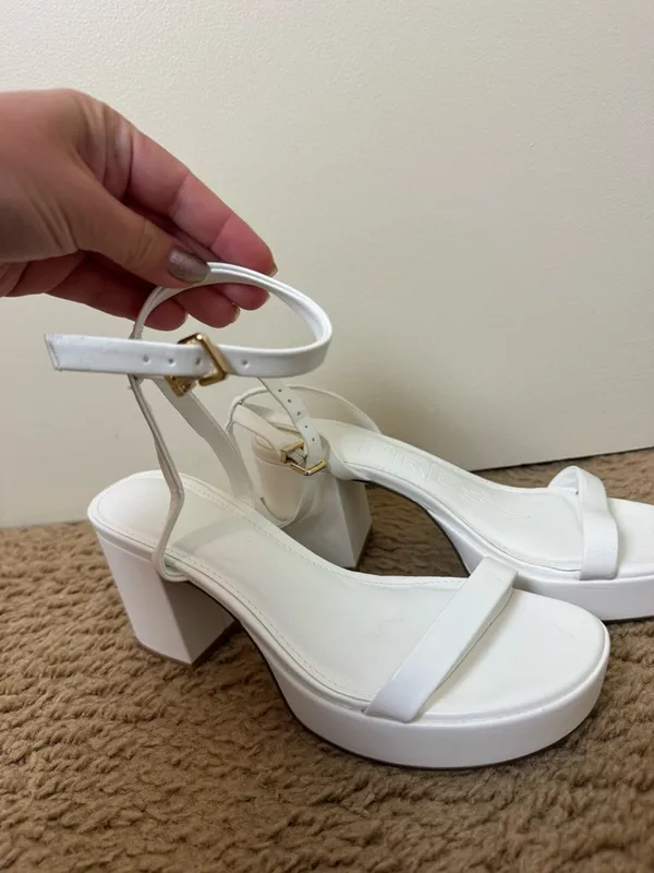 Express Ankle Strap Block Heel Sandals Size 8 - Image 3