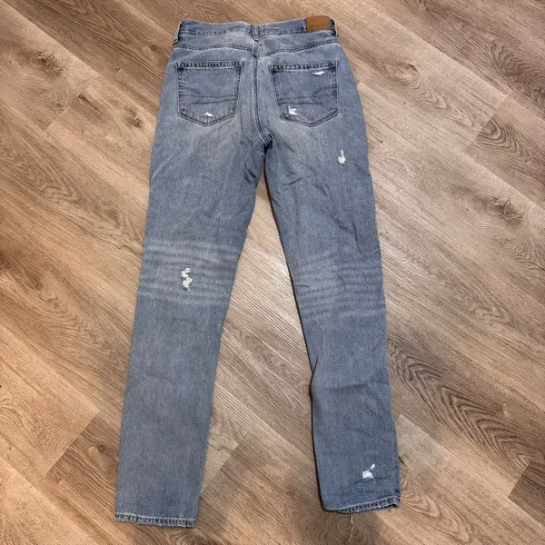 American Eagle Mom Jeans 4 EXTRA LONG Distressed Denim Light Wash High Riss - Image 4