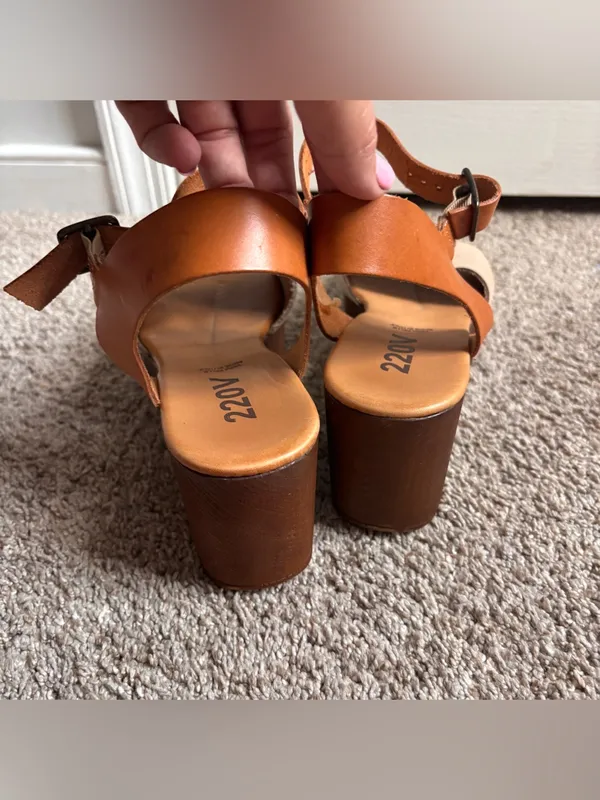 220V Italian Leather Beige Nubuck Wood Wedge Sandals Size 41 Beautiful 220V - Image 6