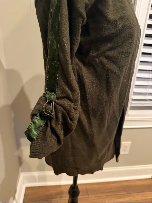 Frank Lyman Design Olive Open - Image 5