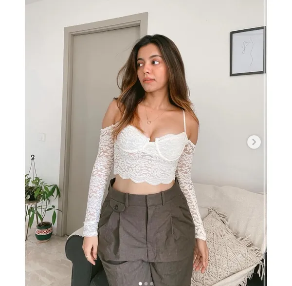 NWOT Zara Lace Crop Top M Off Shoulder Long Sleeve Ivory Sweetheart Blouse - Image 2