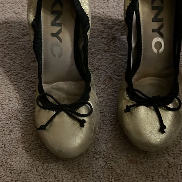 Dkny gold pavlova metallic heels 8‎ - Image 3