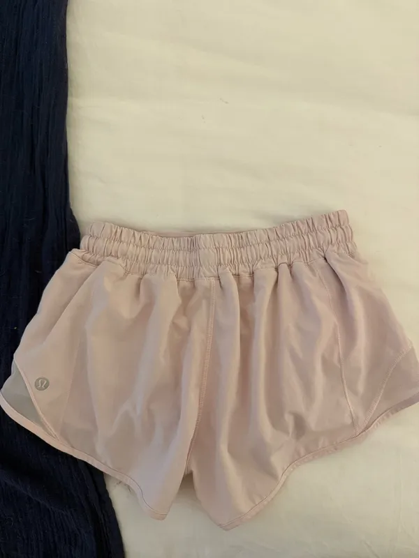 Lululemon Hotty Hot Shorts 2.5" - Image 2