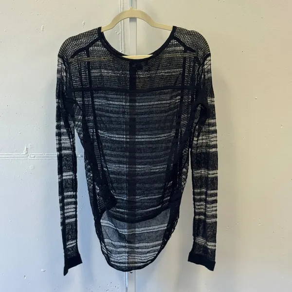 Trouve Sheer Mesh Open Knit Linen Blend High Low Top Long Sleeve Monochrome XS - Image 2