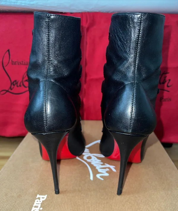 French Tutu Button Black Leather Booties Size 36, US 6, USED - Image 6