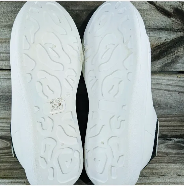 She & In women's sneakers white black trim size 40 {9} - Image 7