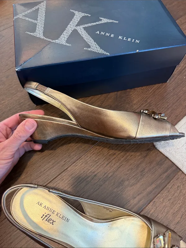 AK Anne Klein Bronze & Jeweled Heel Size 8 - C50-001 - Image 7
