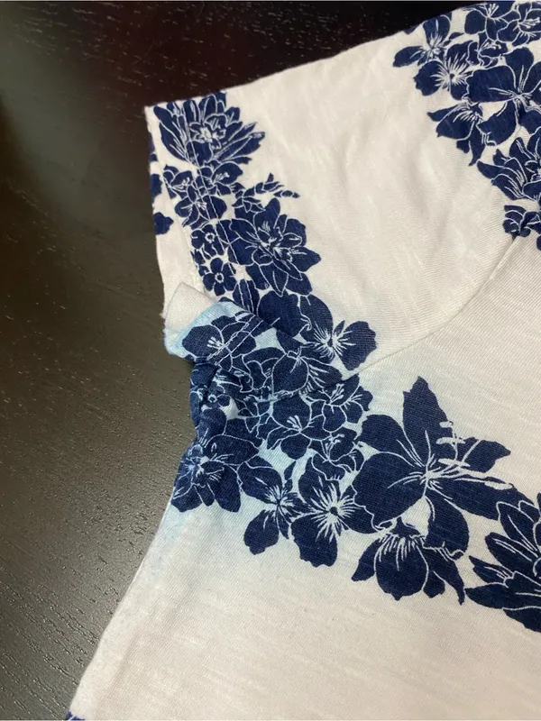 Old Navy White Tee with Blue Logo Tag - Image 5