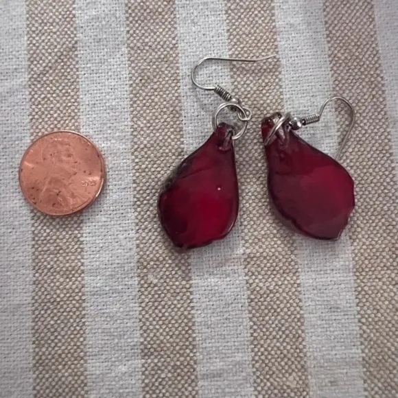 Glass‎ Red and Silver Dangly Earrings - Image 2