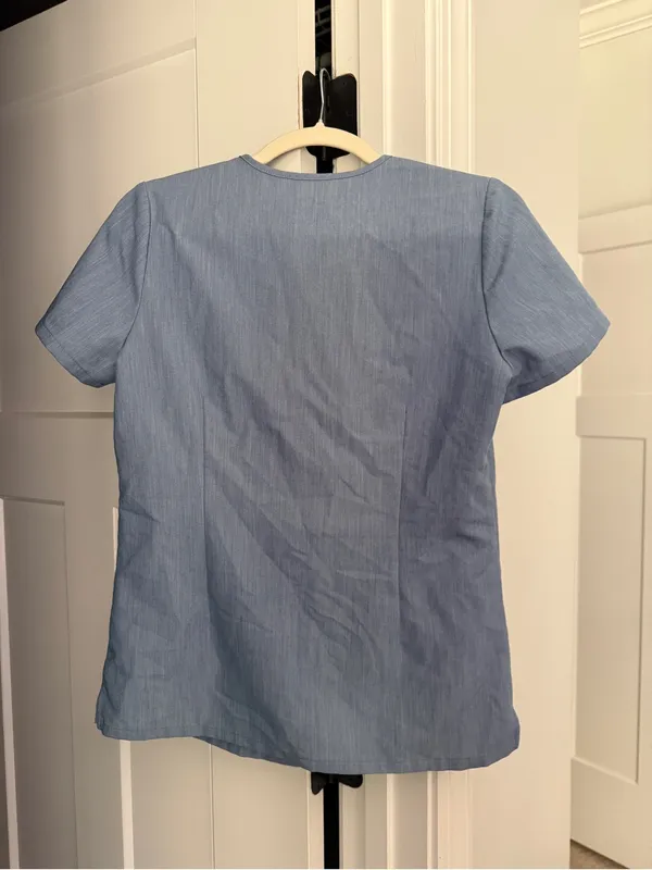 FIGS Blue V-Neck‎ Catarina One-Pocket Scrub Top Short Sleeve Heather indigo - Image 5