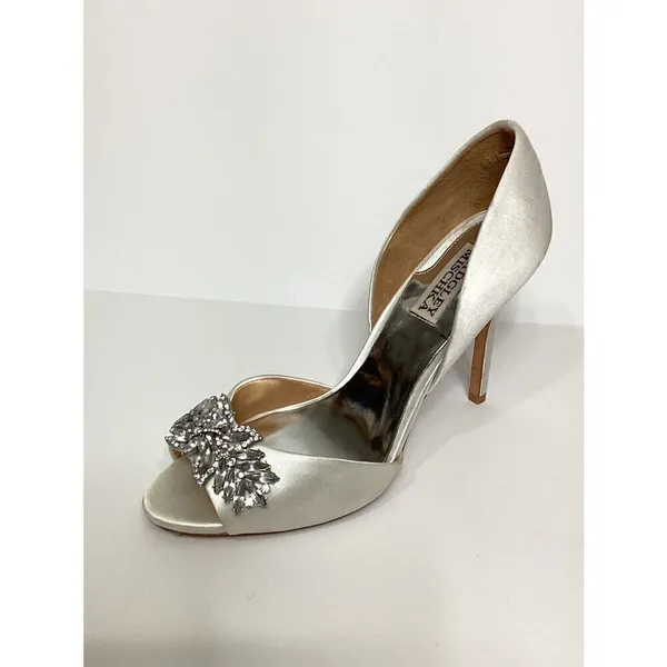 New. Womens Badgley Mischka Nikki Peep Toe Heels, White. Retails $245 - Image 14