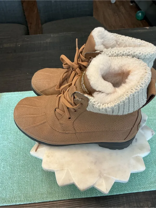 Koolaburra Tan Shearling-Lined Lace-Up Winter Boots - Image 2