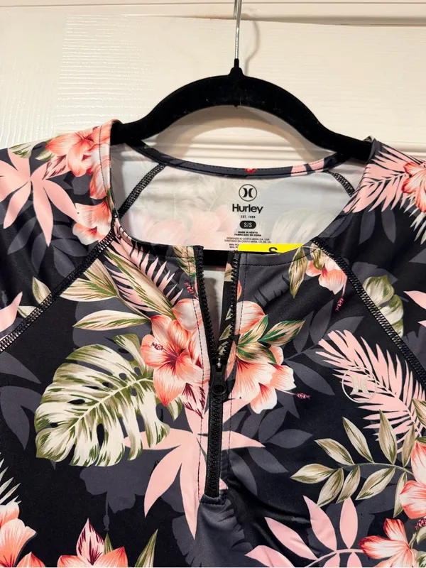 NWT Hurley Size S Floral Long Sleeve Rash Guard UPF 50+ Quarter Zip - Image 2