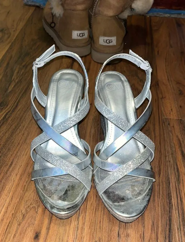 Chelsea Moreland sliver pageant/hoco/prom shoes - Image 3