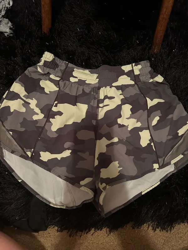 Lululemon hotty hot short - Image 2