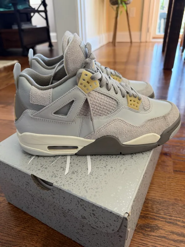 Air Jordan 4 Retro SE Dust/Pale Vanilla - Image 4