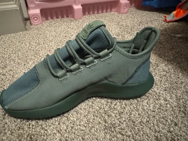 Adidas Shoes Tennis boys 5.5 - Image 8