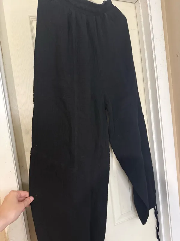 Black linen pants with drawstring waist and ankle ties Size M - Image 4