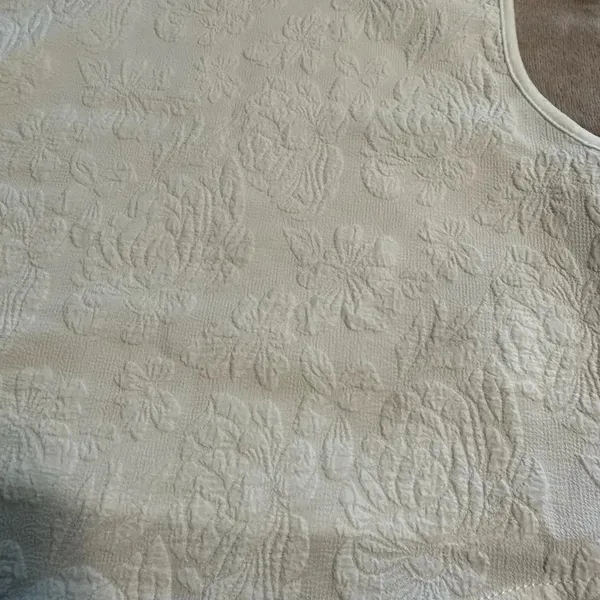 Salanta Cropped Sleeveless Top Size Medium 6 White Tank Bridal - Image 2