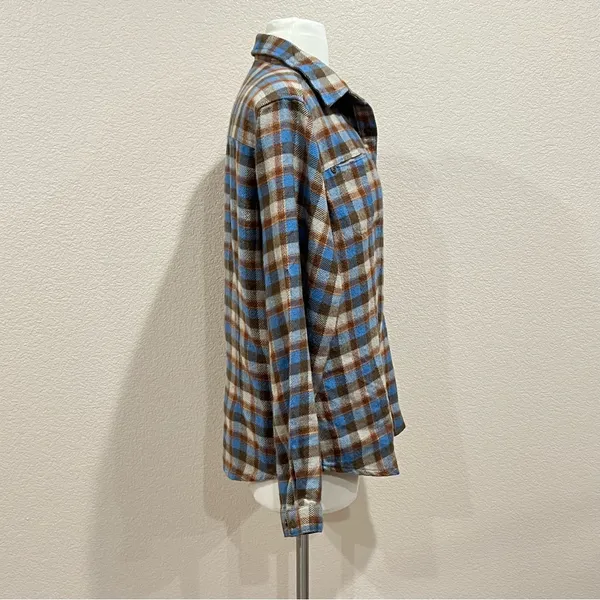 Woolrich Bluebell Plaid Flannel Button Down Shirt Size Medium - Image 8
