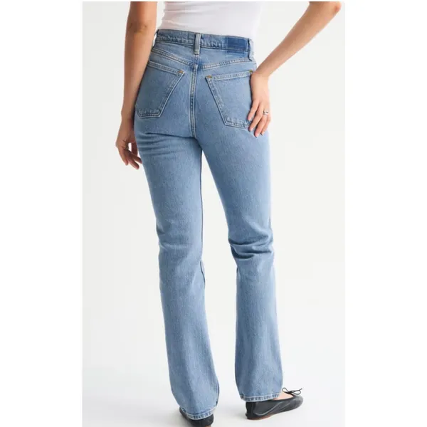Abercrombie & Fitch Ultra High Rise 90s Straight Jean in size 26/2 - Image 3