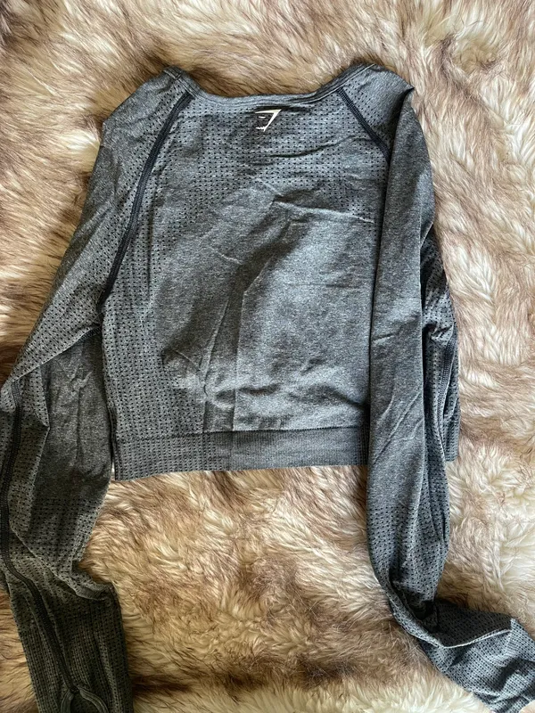 Long-sleeve Crop Top - Image 2