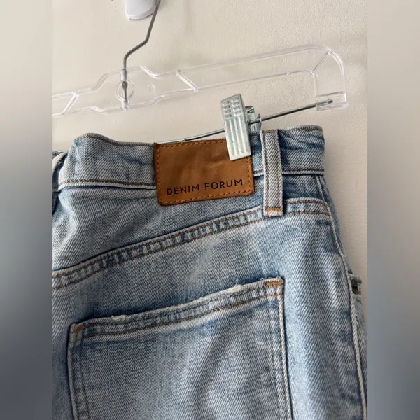 Aritzia Denim Forum Light Wash The Arlo‎ High Rise Straight Distressed Jeans - Image 4