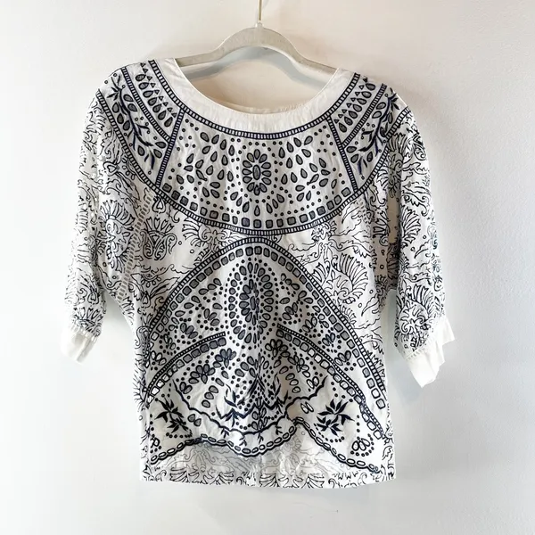 Maeve Anthropologie Ester Embroidered Tee Shirt Top White Blue XS - Image 2