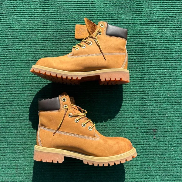 Timberland 6 Inch Premium Waterproof Boot 'Wheat' Nubuck Size 5 Women’s Size 6.5 STAIN ON BOTH SHOES IM SURE STAINS COME OFF - Image 2
