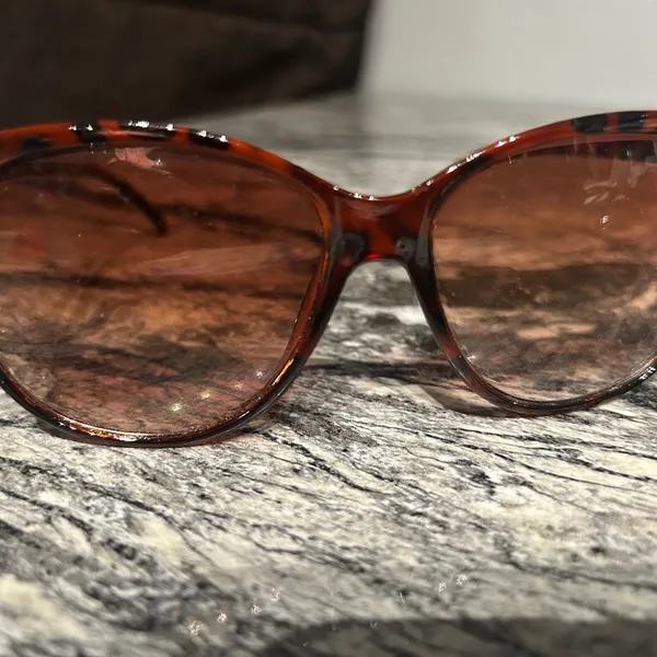 Tortoise Shell Sunglasses Brown - Image 10