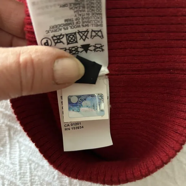 Canada Goose Beanie - Image 5